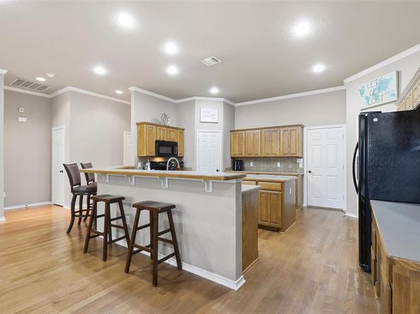 7505  Rolling Hills Drive , Benbrook Texas 76126
