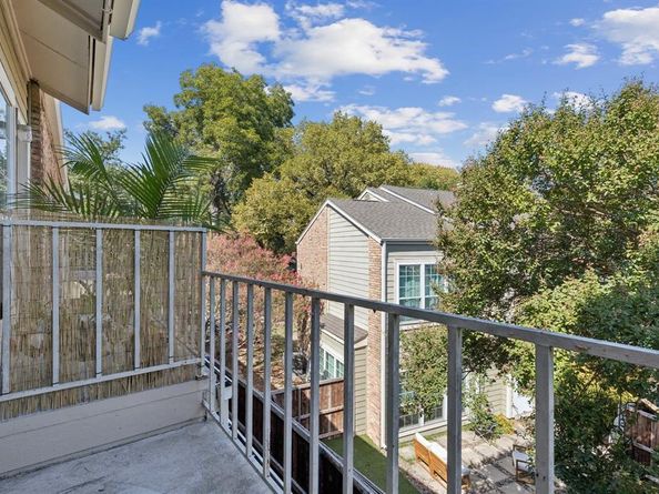 7151  Gaston Avenue  907, Dallas Texas 75214