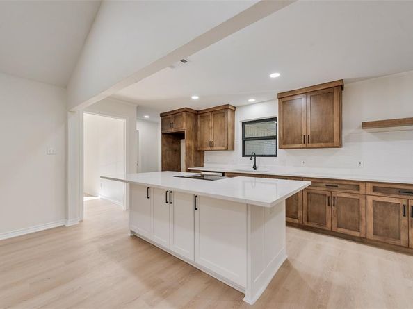 5813  Yacht Club Drive , Rockwall Texas 75032