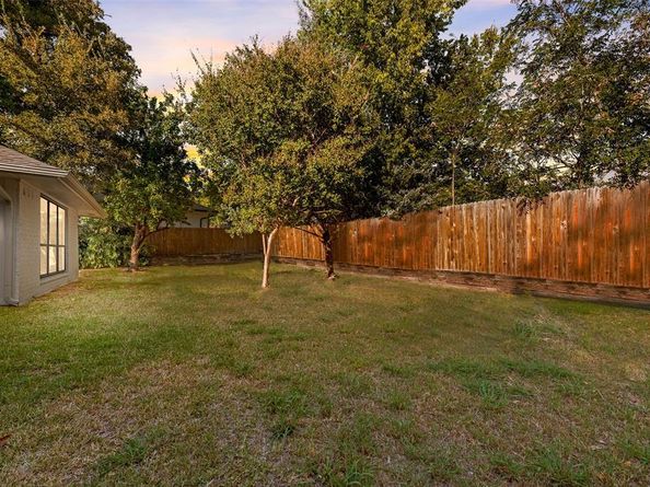 5813  Yacht Club Drive , Rockwall Texas 75032