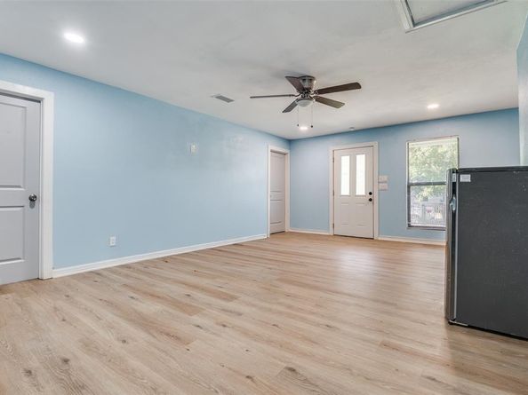 2631  Canary Drive , Dallas Texas 75216