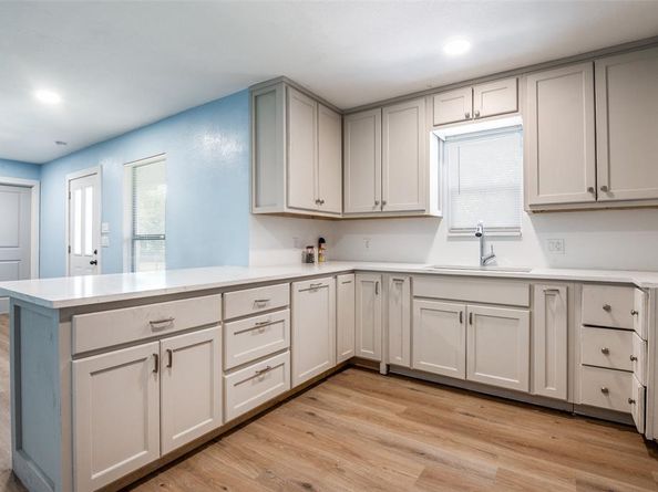 2631  Canary Drive , Dallas Texas 75216