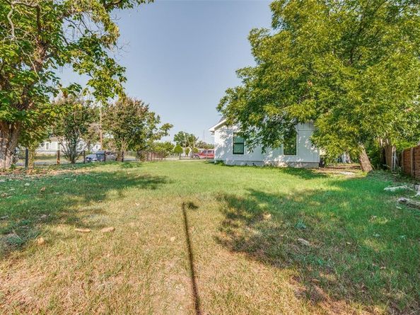 2631  Canary Drive , Dallas Texas 75216
