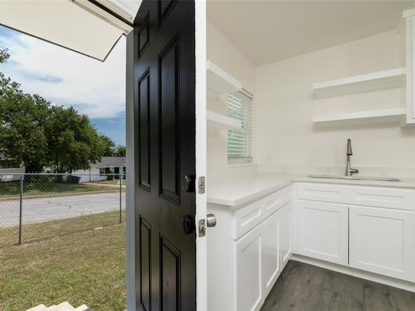 5801  Manhattan Drive , Fort Worth Texas 76107