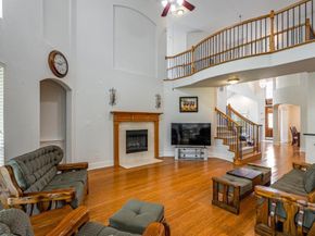 10327  Offshore Drive , Irving Texas 75063