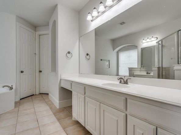 10327  Offshore Drive , Irving Texas 75063