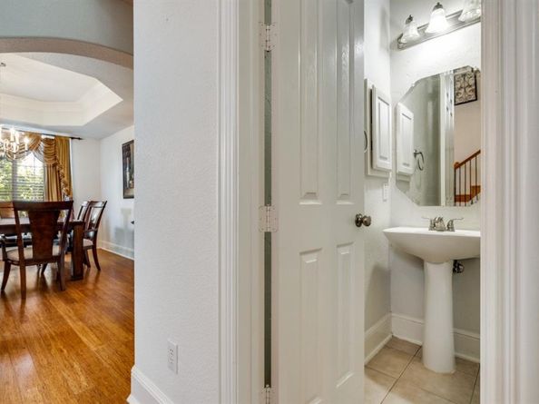 10327  Offshore Drive , Irving Texas 75063
