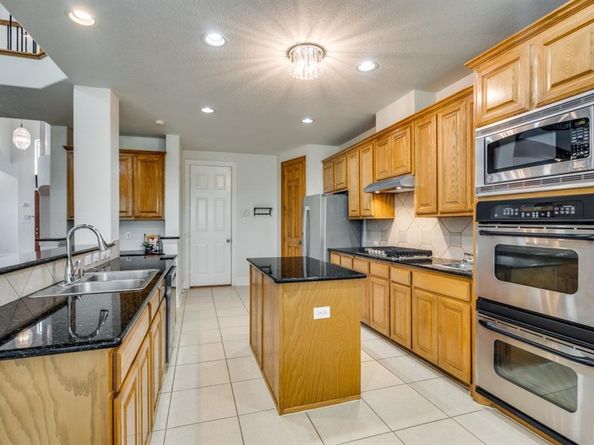 10327  Offshore Drive , Irving Texas 75063
