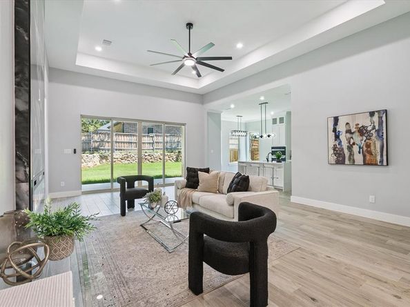 707  Ross Trail , Arlington Texas 76012