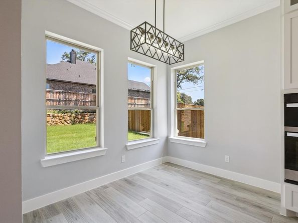 707  Ross Trail , Arlington Texas 76012