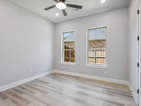 707  Ross Trail , Arlington Texas 76012