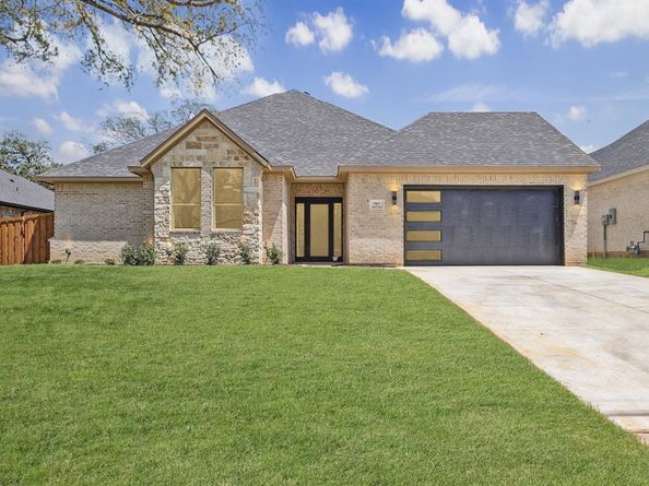 707  Ross Trail , Arlington Texas 76012