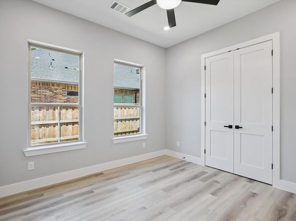 707  Ross Trail , Arlington Texas 76012