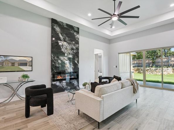 707  Ross Trail , Arlington Texas 76012