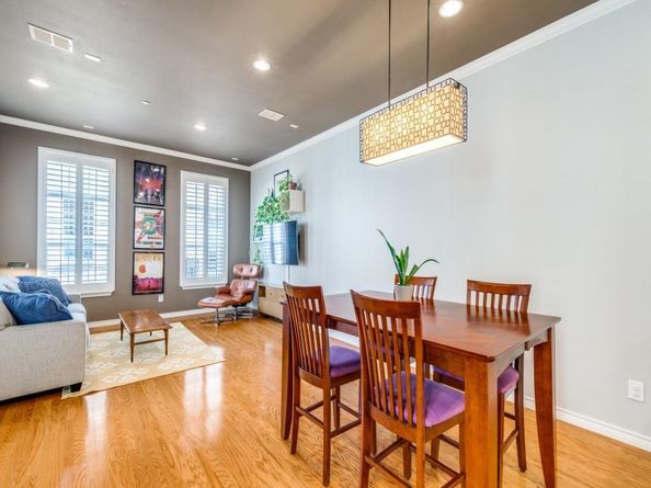 15741  Seabolt   28, Addison Texas 75001