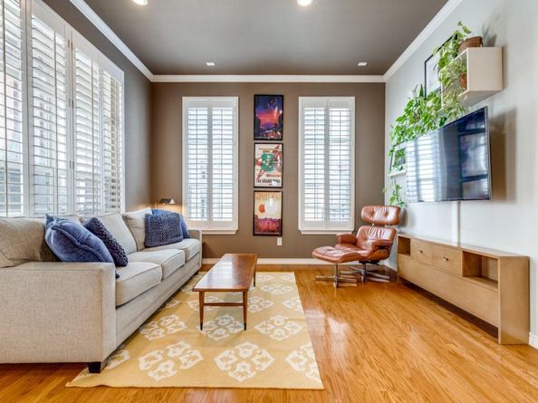 15741  Seabolt   28, Addison Texas 75001