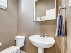 15741  Seabolt   28, Addison Texas 75001