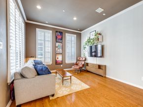15741  Seabolt   28, Addison Texas 75001
