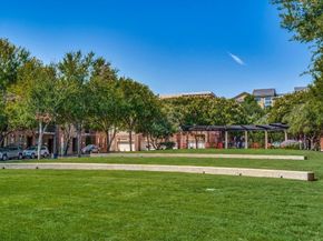 15741  Seabolt   28, Addison Texas 75001
