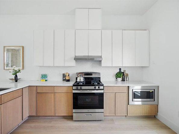 312 N Lancaster Avenue  102, Dallas Texas 75203