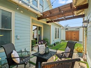 609 E Wall Street , Grapevine Texas 76051