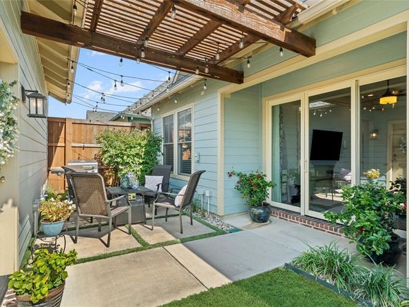 609 E Wall Street , Grapevine Texas 76051