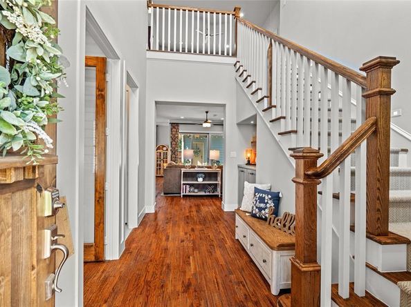 609 E Wall Street , Grapevine Texas 76051