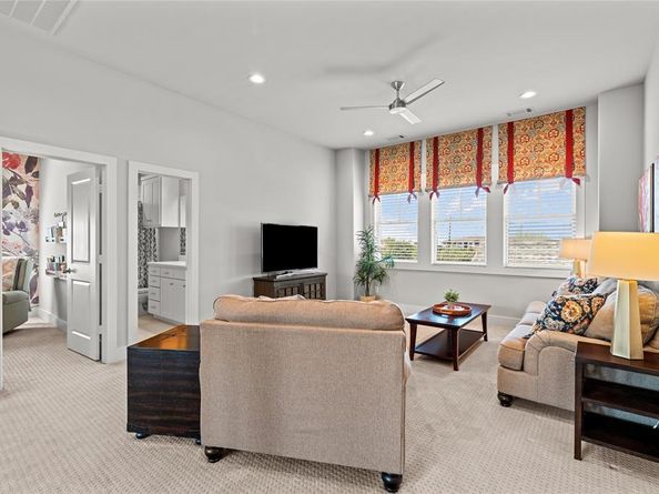 609 E Wall Street , Grapevine Texas 76051