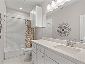 609 E Wall Street , Grapevine Texas 76051