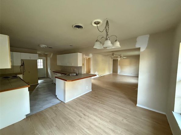 1225  Bellaire Drive , Grapevine Texas 76051