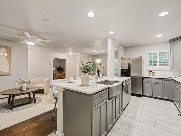 6848  Town North Drive , Dallas Texas 75231