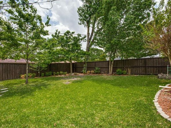 6848  Town North Drive , Dallas Texas 75231
