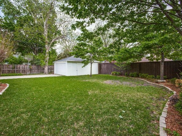 6848  Town North Drive , Dallas Texas 75231