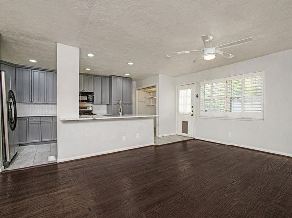 6848  Town North Drive , Dallas Texas 75231