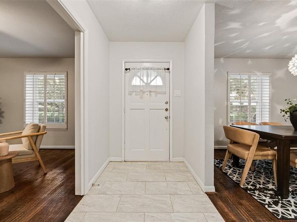 6848  Town North Drive , Dallas Texas 75231