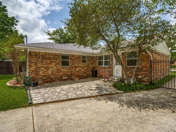 6848  Town North Drive , Dallas Texas 75231