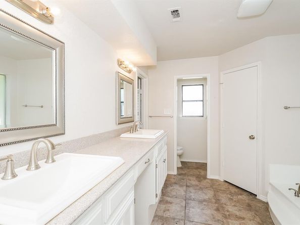 1400  Stewart Street , Fort Worth Texas 76104