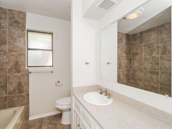 1400  Stewart Street , Fort Worth Texas 76104