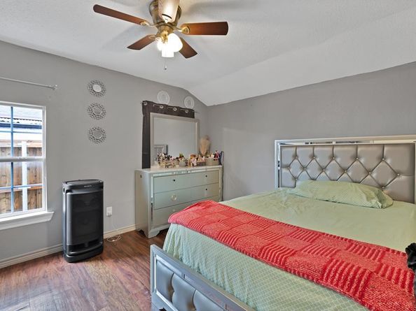 7810  Maxwell Avenue , Dallas Texas 75217
