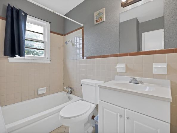 7810  Maxwell Avenue , Dallas Texas 75217