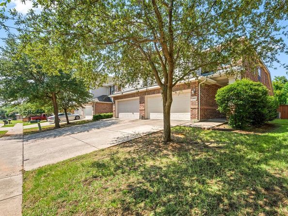 1415  Ravenwood Drive , Mansfield Texas 76063
