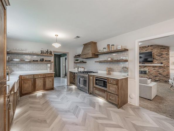 2211  Midhurst Drive , Arlington Texas 76013