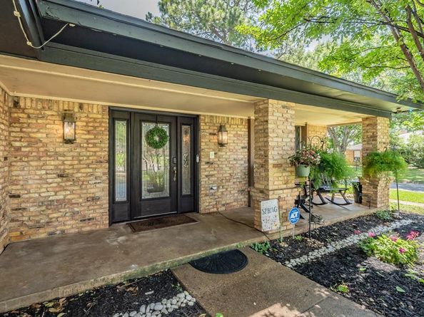 2211  Midhurst Drive , Arlington Texas 76013
