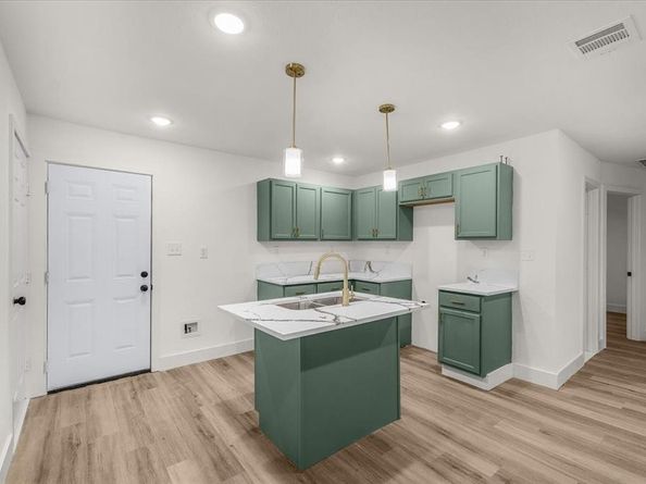 929  Glen Garden Drive , Fort Worth Texas 76104