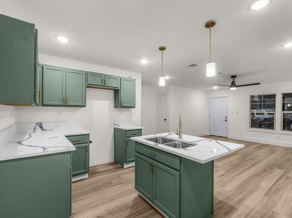 929  Glen Garden Drive , Fort Worth Texas 76104