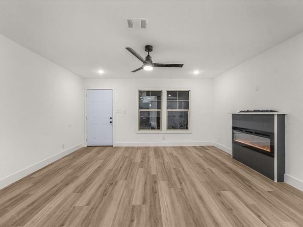 929  Glen Garden Drive , Fort Worth Texas 76104
