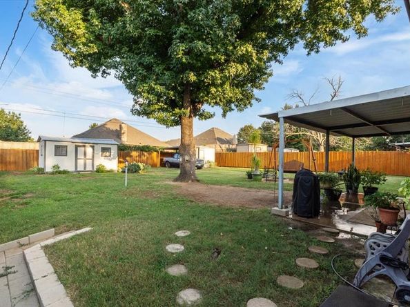 425  Glenhaven Drive , Azle Texas 76020
