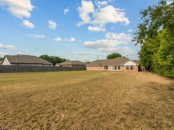 2516  Gerry Way Street , Lancaster Texas 75134