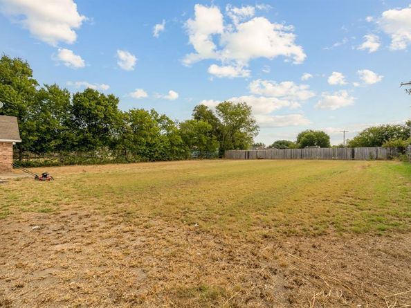 2516  Gerry Way Street , Lancaster Texas 75134