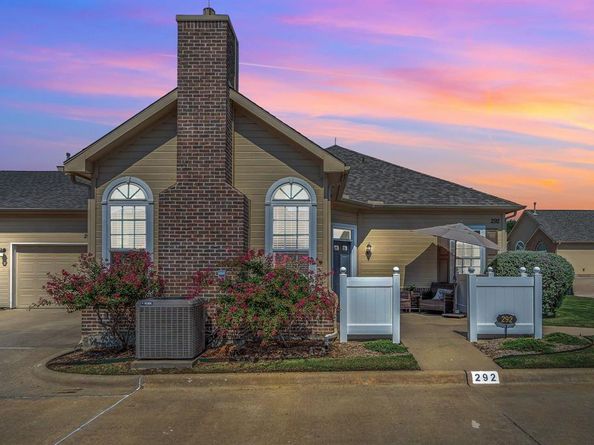 2601  Marsh Lane  292, Plano Texas 75093